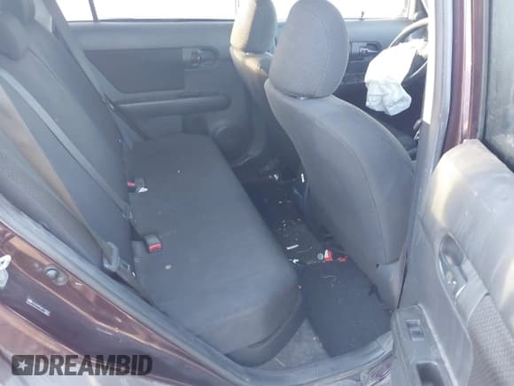 ✅ 2010 Scion xB • VIN: JTLZE4FE8A1103590 • Lot: 41247385. Wystawiony na IAAI z przebiegiem 233 182 mil. Bezpłatny archiwum sprzedaży aukcyjnych z USA i szczegółowy raport historii pojazdu na DreamBid. Zdjęcie 8.