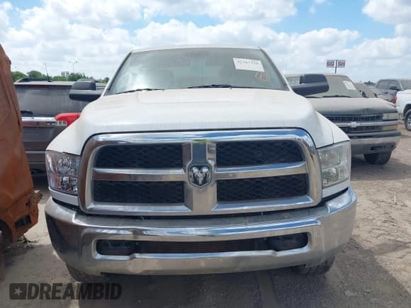 ✅ 2017 Ram 2500 Tradesman • VIN: 3C6UR5HL4HG670748 • Lot: 42767336. Listed on IAAI with 111,404 mi. Free auction sales archive from the USA and detailed vehicle history report at DreamBid. Image 11.
