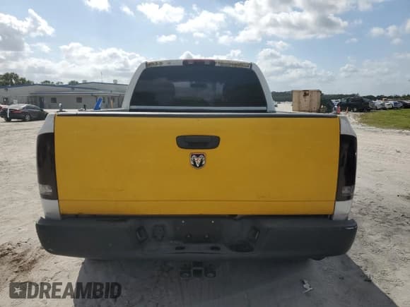 ✅ 2004 Dodge 2500 ST • VIN: 3D7KA28D94G272417 • Lot: 45111735. Wystawiony na Copart z przebiegiem 160 961 mil. Bezpłatny archiwum sprzedaży aukcyjnych z USA i szczegółowy raport historii pojazdu na DreamBid. Zdjęcie 6.