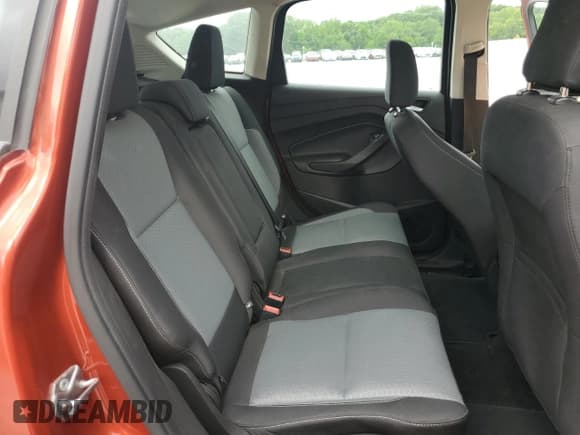 ✅ 2018 Ford C-Max SE • VIN: 1FADP5AU4JL102855 • Lot: 57295655. Wystawiony na Copart z przebiegiem 78 364 mil. Bezpłatny archiwum sprzedaży aukcyjnych z USA i szczegółowy raport historii pojazdu na DreamBid. Zdjęcie 11.