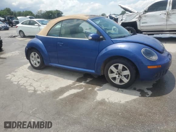 ✅ 2007 Volkswagen Beetle • VIN: 3VWRF31Y57M403097 • Lot: 62867205. Listed on Copart with 10,000 mi. Free auction sales archive from the USA and detailed vehicle history report at DreamBid. Image 4.