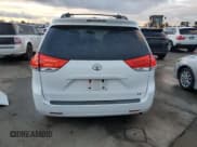 ✅ 2012 Toyota Sienna LE • VIN: 5TDKK3DC8CS242044 • Lot: 93704595. Wystawiony na Copart z przebiegiem 223 148 mil. Bezpłatny archiwum sprzedaży aukcyjnych z USA i szczegółowy raport historii pojazdu na DreamBid. Zdjęcie 6.