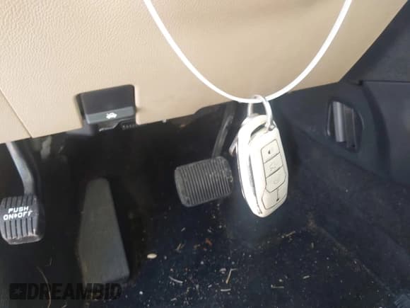 ✅ 2017 Ford Explorer XLT • VIN: 1FM5K7D81HGD96172 • Lot: 41620454. Wystawiony na IAAI z przebiegiem 122 937 mil. Bezpłatny archiwum sprzedaży aukcyjnych z USA i szczegółowy raport historii pojazdu na DreamBid. Zdjęcie 11.