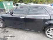 ✅ 2009 Chrysler 300 C Hemi • VIN: 2C3LA63T59H580961 • Лот: 43235420. Опубликован ранее на IAAI с пробегом 167 886 миль. Бесплатный доступ к архиву аукционных продаж из США и подробный отчёт об истории автомобиля на DreamBid. Изображение 14.