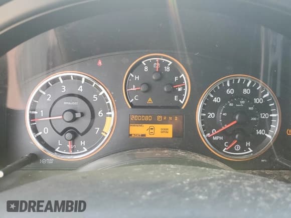 ✅ 2010 Nissan Armada SE • VIN: 5N1BA0ND1AN621670 • Лот: 61558255. Опубликован ранее на Copart с пробегом 200 080 миль. Бесплатный доступ к архиву аукционных продаж из США и подробный отчёт об истории автомобиля на DreamBid. Изображение 9.