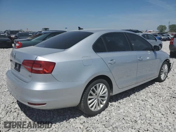 ✅ 2015 Volkswagen Jetta SE • VIN: 3VWD07AJ4FM229656 • Lot: 49211565. Wystawiony na Copart z przebiegiem 96 173 mil. Bezpłatny archiwum sprzedaży aukcyjnych z USA i szczegółowy raport historii pojazdu na DreamBid. Zdjęcie 3.