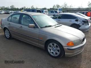 2001 BMW 3 Series 325i с VIN WBAAV33461FU75735, выставлен на аукционе IAAI как лот 42233948 с пробегом 158 903 миль миль и . История ставок и продаж доступна на DreamBid. Изображение 1.
