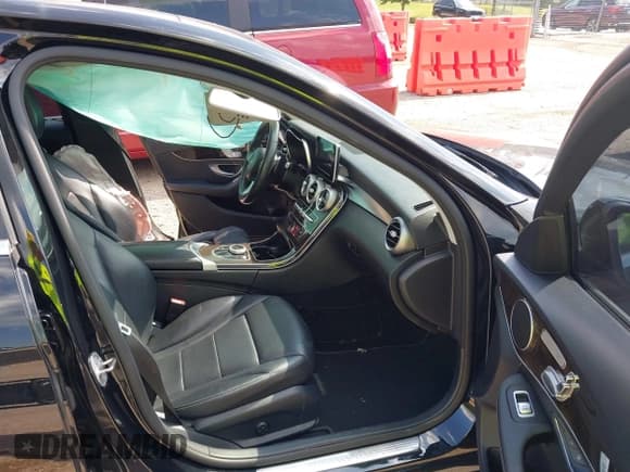 ✅ 2017 Mercedes-Benz C 300 • VIN: 55SWF4KB8HU206046 • Lot: 42722231. Listed on IAAI with 103,294 mi. Free auction sales archive from the USA and detailed vehicle history report at DreamBid. Image 5.