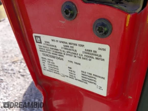 ✅ 2006 Chevrolet Silverado 2500HD LT3 • VIN: 1GCHK23D66F234544 • Lot: 43714309. Wystawiony na IAAI z przebiegiem 226 094 mil. Bezpłatny archiwum sprzedaży aukcyjnych z USA i szczegółowy raport historii pojazdu na DreamBid. Zdjęcie 9.