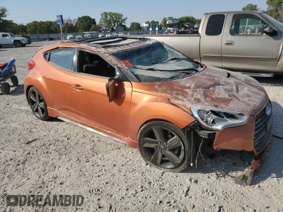 ✅ 2015 Hyundai Veloster Turbo • VIN: KMHTC6AE4FU232597 • Lot: 74137024. Wystawiony na Copart z przebiegiem Nie podano. Bezpłatny archiwum sprzedaży aukcyjnych z USA i szczegółowy raport historii pojazdu na DreamBid. Zdjęcie 4.