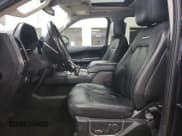 ✅ 2021 Ford Expedition Platinum • VIN: 1FMJU1MT4MEA70950 • Lot: 50641145. Wystawiony na Copart z przebiegiem 75 314 mil. Bezpłatny archiwum sprzedaży aukcyjnych z USA i szczegółowy raport historii pojazdu na DreamBid. Zdjęcie 7.