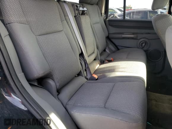 ✅ 2006 Jeep Commander • VIN: 1J8HH48K46C289215 • Lot: 49974164. Listed on Copart with 262,499 mi. Free auction sales archive from the USA and detailed vehicle history report at DreamBid. Image 10.