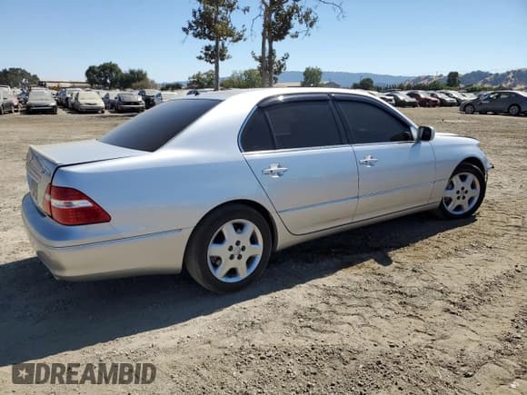 ✅ 2004 Lexus LS 430 • VIN: JTHBN36F040147222 • Лот: 69247484. Опубликован ранее на Copart с пробегом 110 251 миль. Бесплатный доступ к архиву аукционных продаж из США и подробный отчёт об истории автомобиля на DreamBid. Изображение 3.