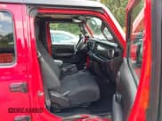 ✅ 2019 Jeep Wrangler Unlimited Sport S • VIN: 1C4HJXDN5KW634726 • Lot: 43229188. Wystawiony na IAAI z przebiegiem 98 032 mil. Bezpłatny archiwum sprzedaży aukcyjnych z USA i szczegółowy raport historii pojazdu na DreamBid. Zdjęcie 5.