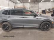 ✅ 2024 Volkswagen Tiguan SE R-Line Black • VIN: 3VV8B7AX8RM090818 • Lot: 42123399. Wystawiony na IAAI z przebiegiem 10 846 mil. Bezpłatny archiwum sprzedaży aukcyjnych z USA i szczegółowy raport historii pojazdu na DreamBid. Zdjęcie 14.