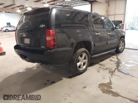 ✅ 2011 Chevrolet Suburban LT • VIN: 1GNSKJE35BR243708 • Лот: 41718525. Опубликован ранее на IAAI с пробегом 216 145 миль. Бесплатный доступ к архиву аукционных продаж из США и подробный отчёт об истории автомобиля на DreamBid. Изображение 4.