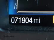 ✅ 2017 Ford Escape SE • VIN: 1FMCU9G93HUB34575 • Lot: 42279592. Wystawiony na IAAI z przebiegiem 71 904 mil. Bezpłatny archiwum sprzedaży aukcyjnych z USA i szczegółowy raport historii pojazdu na DreamBid. Zdjęcie 16.