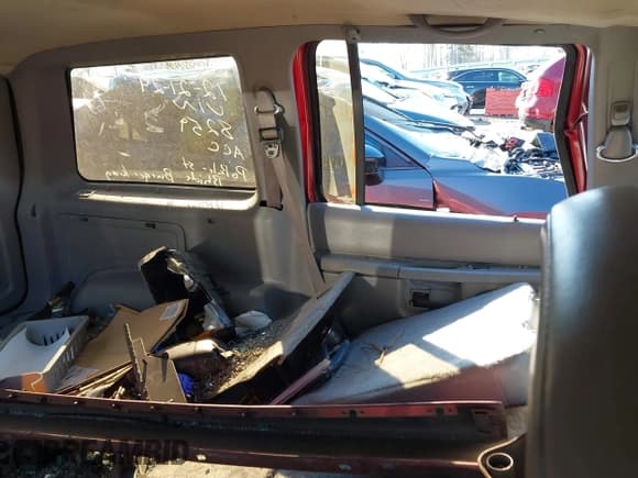 ✅ 1997 Ford Explorer XLT • VIN: 1FMDU32P1VUB98259 • Лот: 41251433. Опубликован ранее на IAAI с пробегом 156 680 миль. Бесплатный доступ к архиву аукционных продаж из США и подробный отчёт об истории автомобиля на DreamBid. Изображение 8.