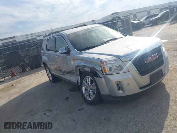 ✅ 2015 GMC Terrain SLE • VIN: 2GKFLRE33F6380089 • Lot: 43066612. Wystawiony na IAAI z przebiegiem 159 249 mil. Bezpłatny archiwum sprzedaży aukcyjnych z USA i szczegółowy raport historii pojazdu na DreamBid. Zdjęcie 1.