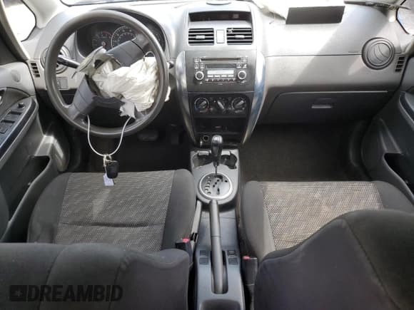 ✅ 2007 Suzuki SX4 • VIN: JS2YB413275100018 • Lot: 68418725. Wystawiony na Copart z przebiegiem 296 267 mil. Bezpłatny archiwum sprzedaży aukcyjnych z USA i szczegółowy raport historii pojazdu na DreamBid. Zdjęcie 8.