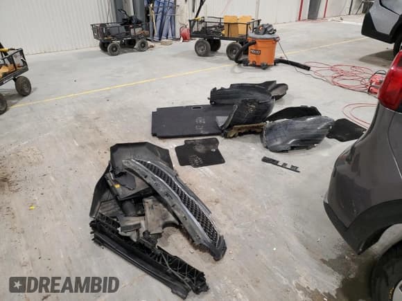 ✅ 2018 Kia Niro LX • VIN: KNDCB3LC4J5170641 • Lot: 85424835. Wystawiony na Copart z przebiegiem 79 826 mil. Bezpłatny archiwum sprzedaży aukcyjnych z USA i szczegółowy raport historii pojazdu na DreamBid. Zdjęcie 12.