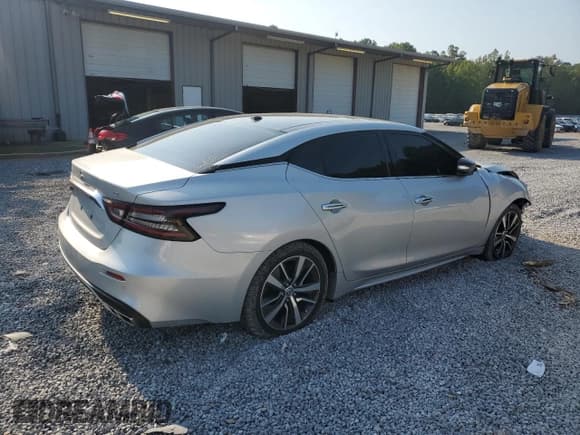✅ 2020 Nissan Maxima SL • VIN: 1N4AA6DV6LC370758 • Lot: 68005315. Wystawiony na Copart z przebiegiem 118 101 mil. Bezpłatny archiwum sprzedaży aukcyjnych z USA i szczegółowy raport historii pojazdu na DreamBid. Zdjęcie 3.