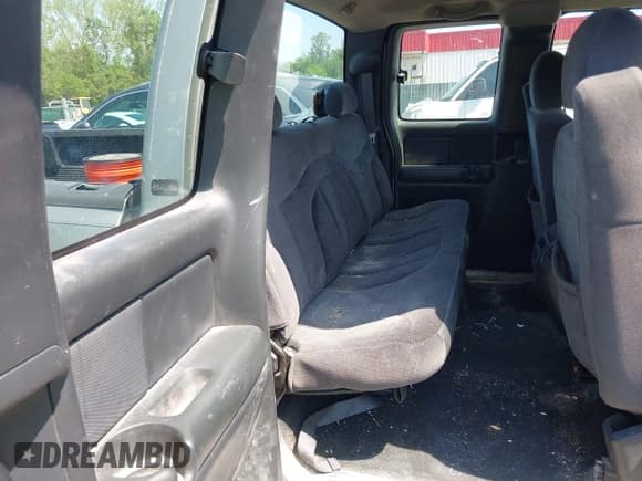 ✅ 2001 GMC Sierra 1500 SLE • VIN: 1GTEK19T31E271805 • Лот: 42167399. Опубликован ранее на IAAI с пробегом 206 202 миль. Бесплатный доступ к архиву аукционных продаж из США и подробный отчёт об истории автомобиля на DreamBid. Изображение 8.