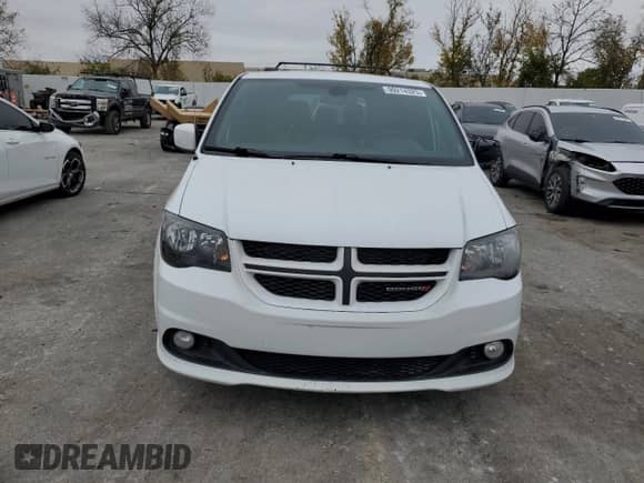 2019 Dodge Grand Caravan GT z VIN 2C4RDGEG1KR663211, wystawiony jako Copart lot #90214325 z przebiegiem 188 771 mil mil oraz Czysty tytuł • Clean title. Historia ofert i sprzedaży dostępna na DreamBid. Obrazek 5.