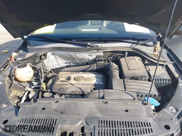 ✅ 2017 Volkswagen Tiguan S • VIN: WVGBV7AX1HK000177 • Lot: 42181456. Listed on IAAI with 179,396 mi. Free auction sales archive from the USA and detailed vehicle history report at DreamBid. Image 10.