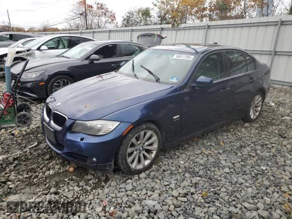 2011 BMW 3 Series 328i xDrive z VIN WBAPK7C58BF196694, wystawiony jako Copart lot #90617205 z przebiegiem Nie podano mil oraz Czysty tytuł • Clean title. Historia ofert i sprzedaży dostępna na DreamBid. Obrazek 1.