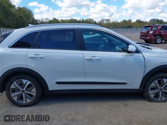 ✅ 2022 Kia Niro S • VIN: KNDCC3LG3N5121937 • Лот: 43438631. Опубликован ранее на IAAI с пробегом 19 465 миль. Бесплатный доступ к архиву аукционных продаж из США и подробный отчёт об истории автомобиля на DreamBid. Изображение 13.