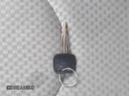 ✅ 2006 Toyota RAV4 • VIN: JTMBD33V565024022 • Lot: 43765158. Wystawiony na IAAI z przebiegiem 259 181 mil. Bezpłatny archiwum sprzedaży aukcyjnych z USA i szczegółowy raport historii pojazdu na DreamBid. Zdjęcie 11.