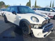 ✅ 2017 MINI Hardtop Cooper S • VIN: WMWXP7C37H2A45980 • Lot: 41593558. Wystawiony na IAAI z przebiegiem 76 591 mil. Bezpłatny archiwum sprzedaży aukcyjnych z USA i szczegółowy raport historii pojazdu na DreamBid. Zdjęcie 1.