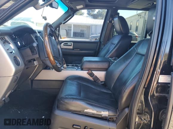 ✅ 2010 Ford Expedition Max Limited • VIN: 1FMJK2A51AEA94197 • Lot: 90499965. Wystawiony na Copart z przebiegiem 259 074 mil. Bezpłatny archiwum sprzedaży aukcyjnych z USA i szczegółowy raport historii pojazdu na DreamBid. Zdjęcie 7.