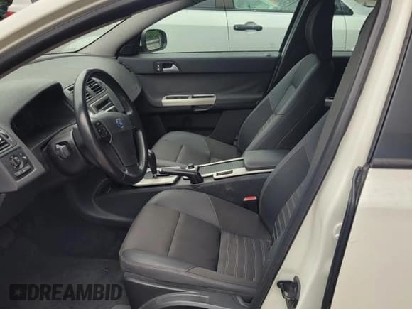 ✅ 2008 Volvo S40 2.4L • VIN: YV1MS390982367778 • Lot: 69634575. Wystawiony na Copart z przebiegiem 120 922 mil. Bezpłatny archiwum sprzedaży aukcyjnych z USA i szczegółowy raport historii pojazdu na DreamBid. Zdjęcie 5.