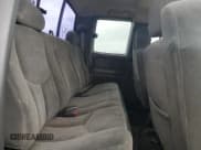 ✅ 2003 Chevrolet Silverado 2500HD LT • VIN: 1GCHK29193E284840 • Lot: 83631644. Wystawiony na Copart z przebiegiem 323 035 mil. Bezpłatny archiwum sprzedaży aukcyjnych z USA i szczegółowy raport historii pojazdu na DreamBid. Zdjęcie 10.