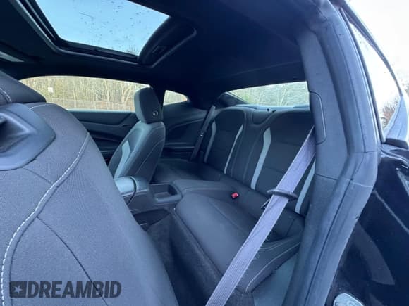 ✅ 2016 Chevrolet Camaro 1LT • VIN: 1G1FB1RX5G0159786 • Лот: 92720445. Опубликован ранее на Copart с пробегом 85 104 миль. Бесплатный доступ к архиву аукционных продаж из США и подробный отчёт об истории автомобиля на DreamBid. Изображение 12.