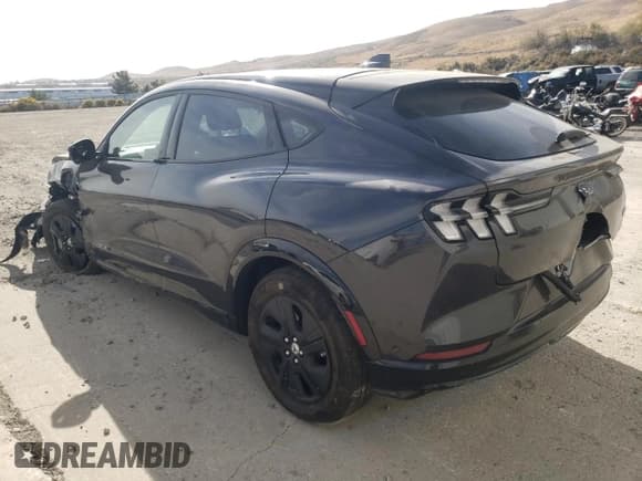 ✅ 2022 Ford Mustang Mach-E California Route 1 • VIN: 3FMTK2R72NMA02626 • Лот: 63863292. Опубликован ранее на Copart с пробегом Не указан. Бесплатный доступ к архиву аукционных продаж из США и подробный отчёт об истории автомобиля на DreamBid. Изображение 3.