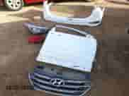 ✅ 2018 Hyundai Santa Fe 2.4L • VIN: 5NMZU3LB2JH059546 • Lot: 41660483. Wystawiony na Copart z przebiegiem 78 204 mil mil. Skorzystaj z bezpłatnego archiwum sprzedaży aukcyjnych z USA i zobacz szczegółowy raport historii pojazdu na DreamBid. Zdjęcie 12.