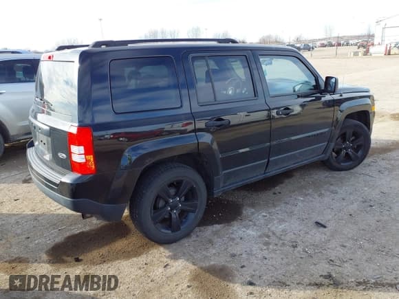 ✅ 2015 Jeep Patriot Altitude • VIN: 1C4NJPBA4FD377255 • Лот: 41700930. Опубликован ранее на IAAI с пробегом 112 094 миль. Бесплатный доступ к архиву аукционных продаж из США и подробный отчёт об истории автомобиля на DreamBid. Изображение 4.