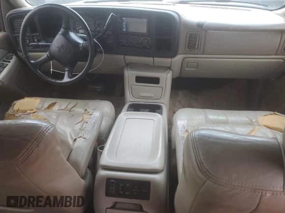 ✅ 2002 Chevrolet Suburban LT • VIN: 1GNEC16Z12J265815 • Лот: 51673315. Опубликован ранее на Copart с пробегом 305 599 миль. Бесплатный доступ к архиву аукционных продаж из США и подробный отчёт об истории автомобиля на DreamBid. Изображение 8.