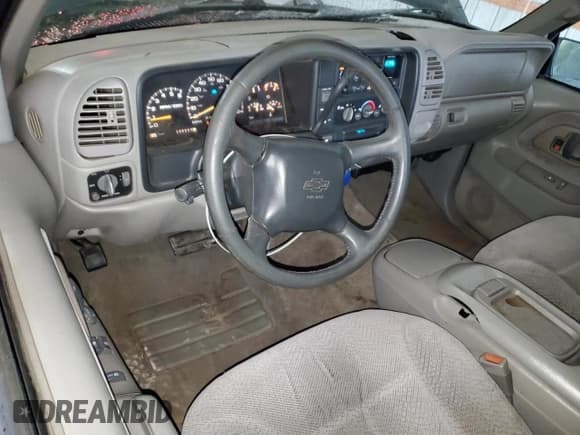 ✅ 1998 Chevrolet Silverado 1500 • VIN: 2GCEK19R8W1191381 • Lot: 91226755. Listed on Copart with 246,855 mi. Free auction sales archive from the USA and detailed vehicle history report at DreamBid. Image 8.