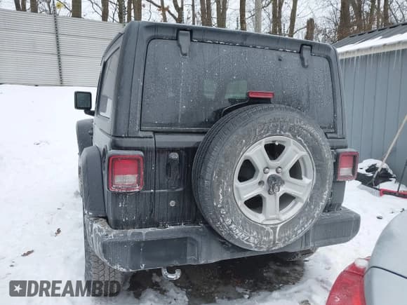 ✅ 2020 Jeep Wrangler Willys • VIN: 1C4GJXAG1LW118348 • Lot: 41404125. Listed on IAAI with 35,325 mi. Free auction sales archive from the USA and detailed vehicle history report at DreamBid. Image 17.