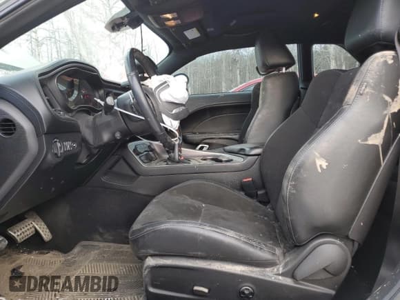 ✅ 2021 Dodge Challenger GT • VIN: 2C3CDZKG0MH665387 • Lot: 44317764. Wystawiony na Copart z przebiegiem 37 512 mil. Bezpłatny archiwum sprzedaży aukcyjnych z USA i szczegółowy raport historii pojazdu na DreamBid. Zdjęcie 7.