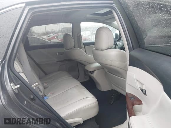 ✅ 2010 Toyota Venza • VIN: 4T3BA3BB4AU018469 • Lot: 43718507. Wystawiony na IAAI z przebiegiem 173 806 mil. Bezpłatny archiwum sprzedaży aukcyjnych z USA i szczegółowy raport historii pojazdu na DreamBid. Zdjęcie 8.