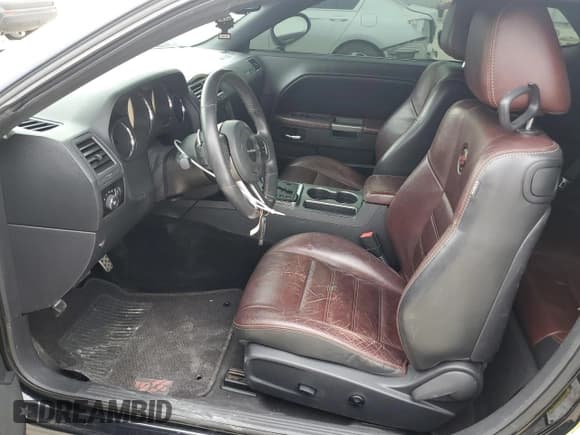 ✅ 2014 Dodge Challenger SXT • VIN: 2C3CDYAG7EH310942 • Lot: 86285274. Wystawiony na Copart z przebiegiem 87 800 mil. Bezpłatny archiwum sprzedaży aukcyjnych z USA i szczegółowy raport historii pojazdu na DreamBid. Zdjęcie 7.