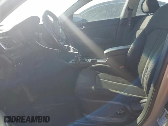 ✅ 2018 Kia Optima Premium • VIN: KNAGT4LE5J5023098 • Lot: 48743075. Listed on Copart with 147,896 mi. Free auction sales archive from the USA and detailed vehicle history report at DreamBid. Image 7.