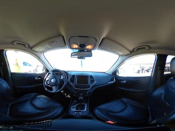 ✅ 2016 Jeep Cherokee Limited • VIN: 1C4PJMDB5GW162440 • Lot: 43524180. Listed on IAAI with 155,831 mi. Free auction sales archive from the USA and detailed vehicle history report at DreamBid. Image 18.