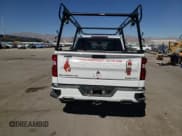 ✅ 2020 Chevrolet Silverado 1500 Custom • VIN: 1GCRWBEF1LZ102082 • Lot: 73054144. Wystawiony na Copart z przebiegiem 63 443 mil. Bezpłatny archiwum sprzedaży aukcyjnych z USA i szczegółowy raport historii pojazdu na DreamBid. Zdjęcie 6.