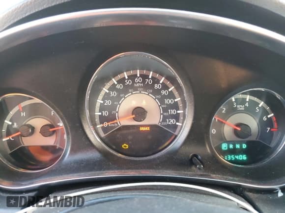 ✅ 2012 Chrysler 200 LX • VIN: 1C3CCBAB2CN318682 • Лот: 91843415. Опубликован ранее на Copart с пробегом 135 406 миль. Бесплатный доступ к архиву аукционных продаж из США и подробный отчёт об истории автомобиля на DreamBid. Изображение 9.